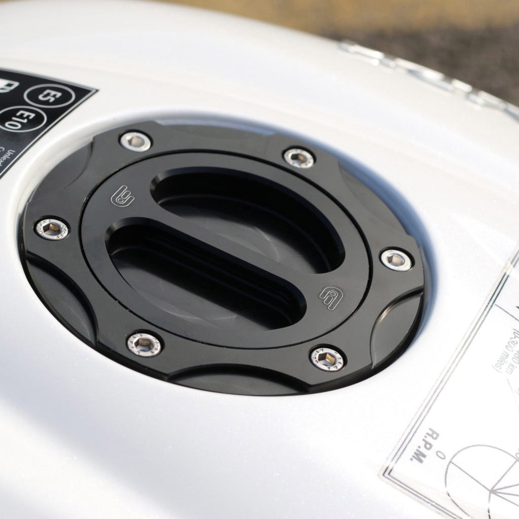 [OBEFUE-7040-BLK-BLK] Oberon Motorcycle Fuel Cap And Body