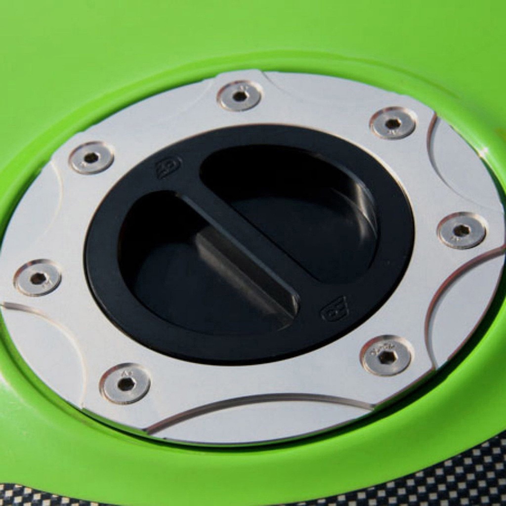 [OBEFUE-7004-SLV-ORG] Oberon Motorcycle Fuel Cap And Body